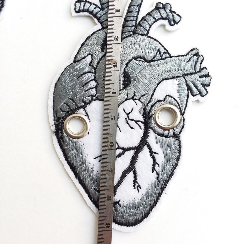 Gothic shoe charm   heart roller skates shoelace lock patch charm - Picture 5 of 9